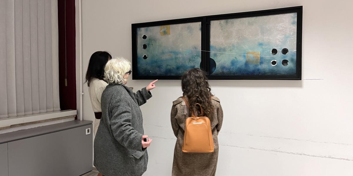 Odprtje razstave Mojce Fo, slika the sound  (zvok) 